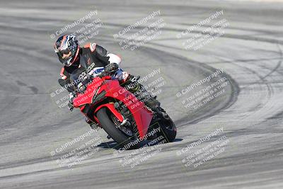 media/Dec-01-2025-Moto Forza (Mon) [[2daa91e15f]]/2-Intermediate Group/Session 2 (Turns 9 and 10)/